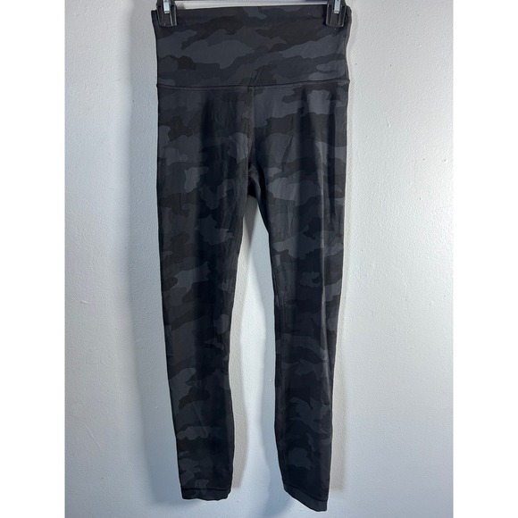 lululemon athletica Pants - Lululemon Wunder Under High Rise Camo Leggings Women's Size 4 Black Grey‎